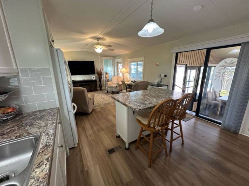 581 Lake Henry Drive a Winter Haven, FL Mobile or Manufactured Home for Sale